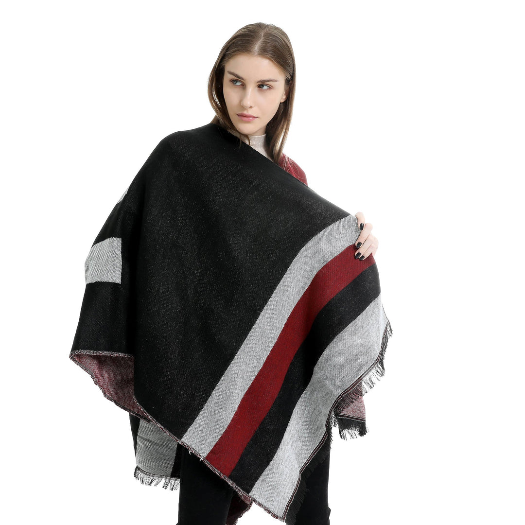 Dam Oversize Wrap Ruana i Diagonal Stripes med Fringe Edging