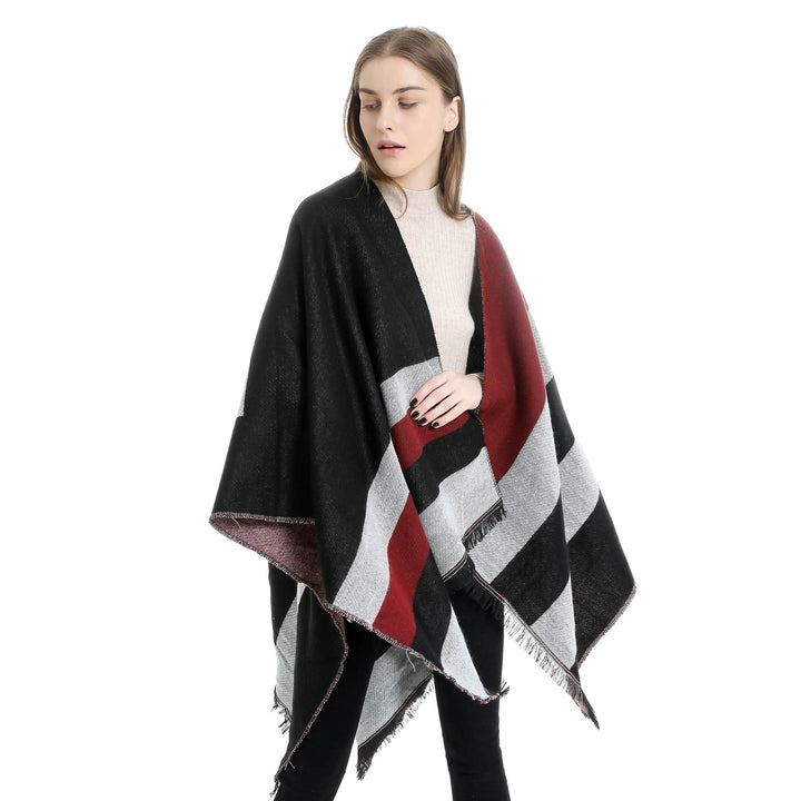 Dam Oversize Wrap Ruana i Diagonal Stripes med Fringe Edging