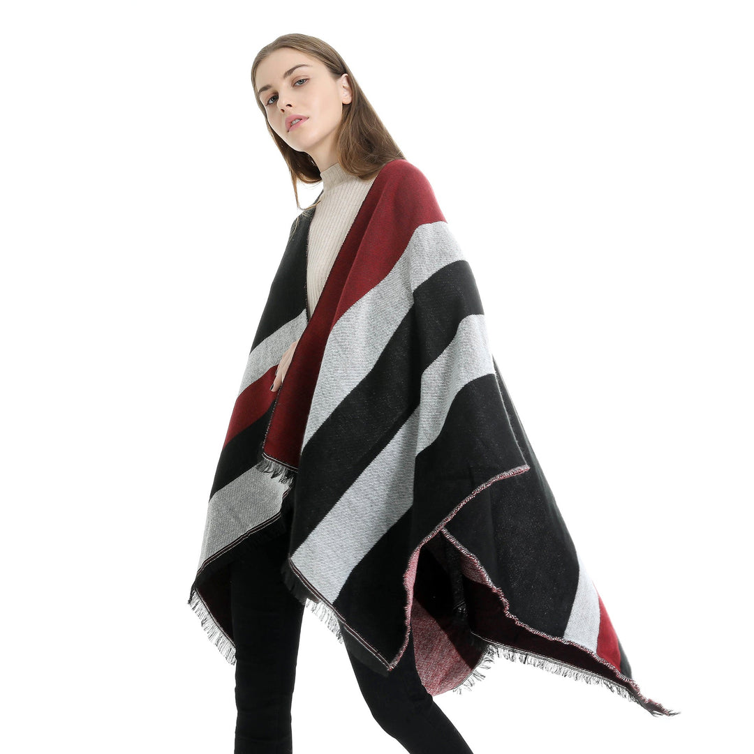 Dam Oversize Wrap Ruana i Diagonal Stripes med Fringe Edging