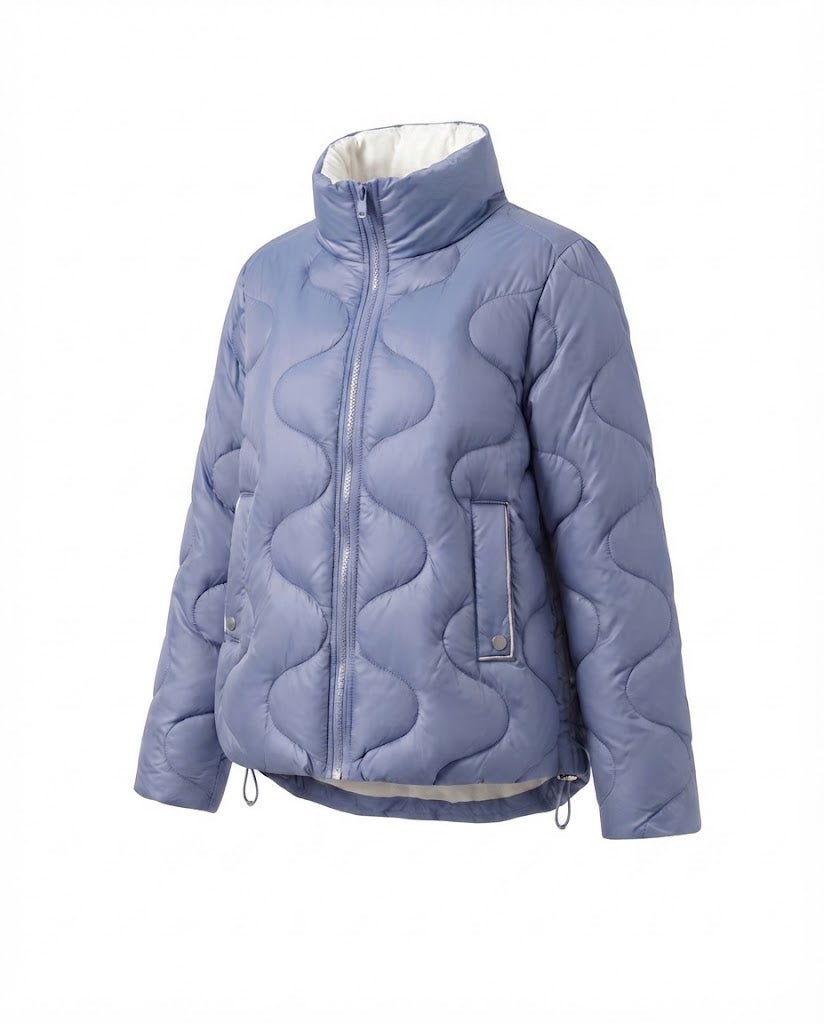 Dam Nano Kort Vadderad Wave Quilt Puffer med Ergonomisk Stå Krage och Side Drawstring