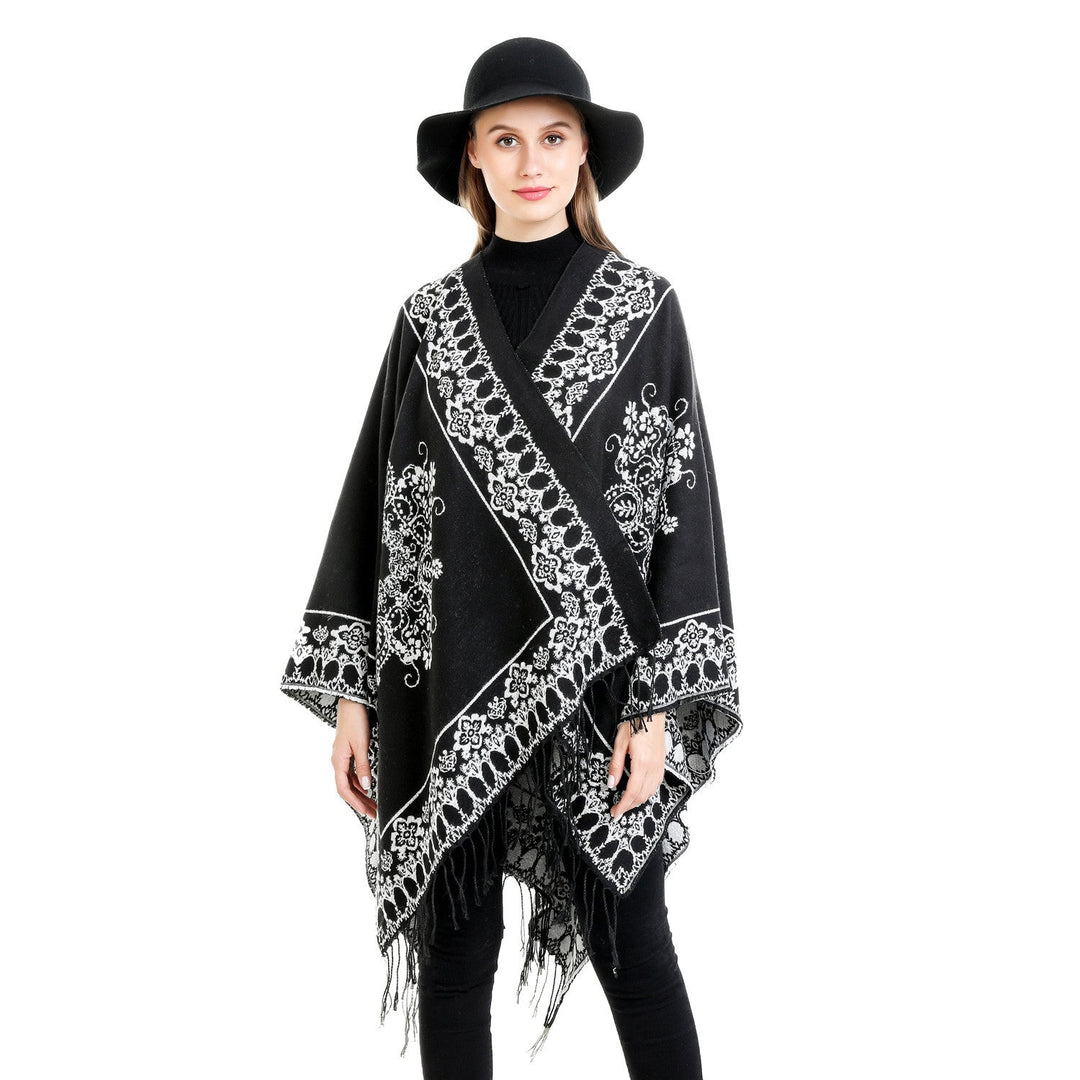 Dam Jacquard poncho i kimono skärning med fransfåll