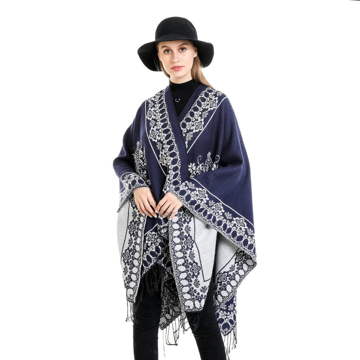 Dam Jacquard poncho i kimono skärning med fransfåll