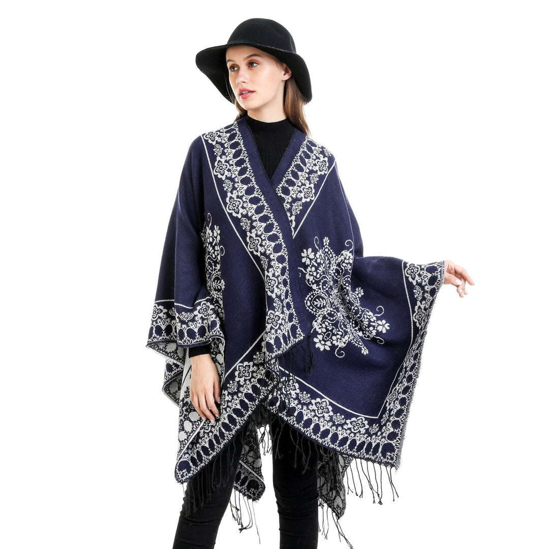 Dam Jacquard poncho i kimono skärning med fransfåll