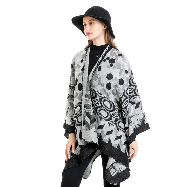Dam Mönstrad jacquard ruana overlay med V-neck och overlock seam