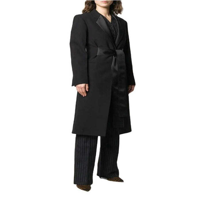 Dam Maxi Length kappa med Shawl krage, Satin Trim och knytband