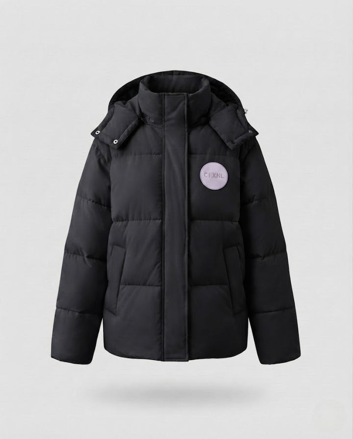Dam Oversize Kort Quiltad Jacka med Hög Stå Krage och Dekorativ Patch Application