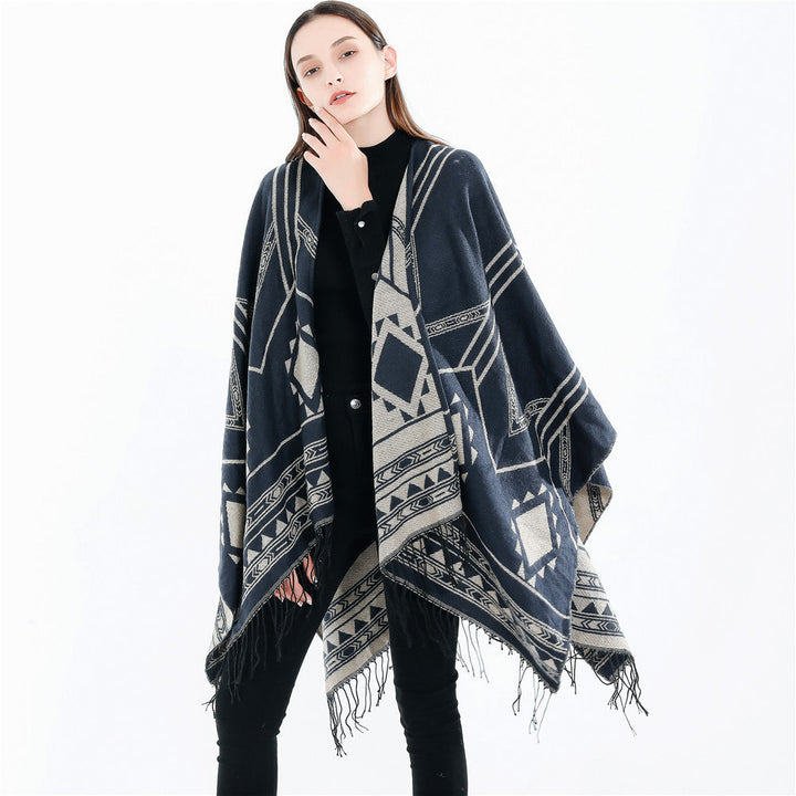 Unisex Ethno-Poncho Gjord av Mjuk Stickad med Fringes och Geometrisk Mönster
