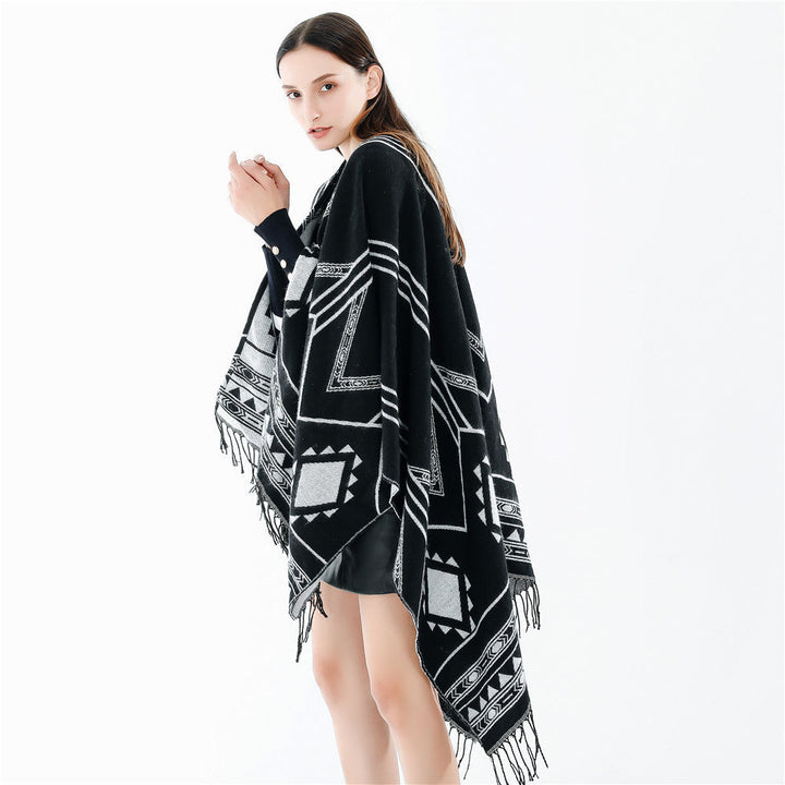 Unisex Ethno-Poncho Gjord av Mjuk Stickad med Fringes och Geometrisk Mönster