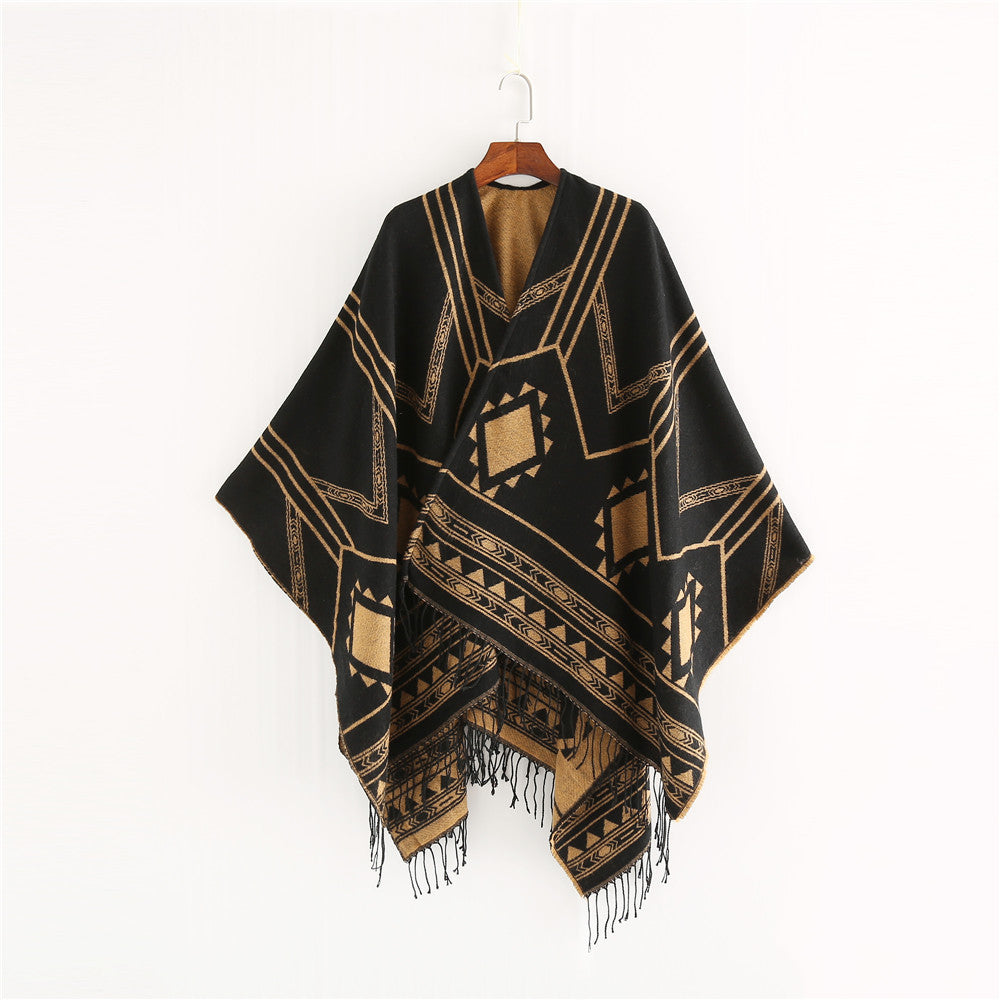 Unisex Ethno-Poncho Gjord av Mjuk Stickad med Fringes och Geometrisk Mönster