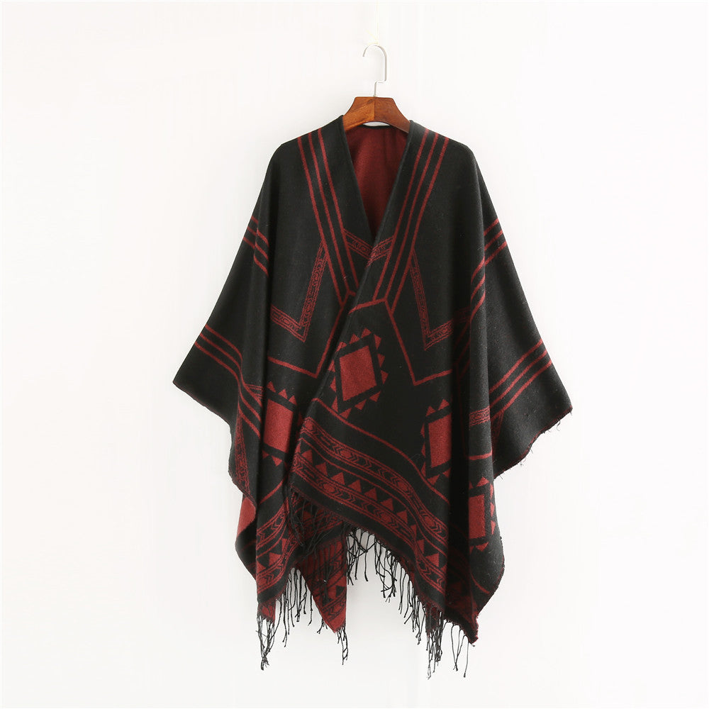 Unisex Ethno-Poncho Gjord av Mjuk Stickad med Fringes och Geometrisk Mönster