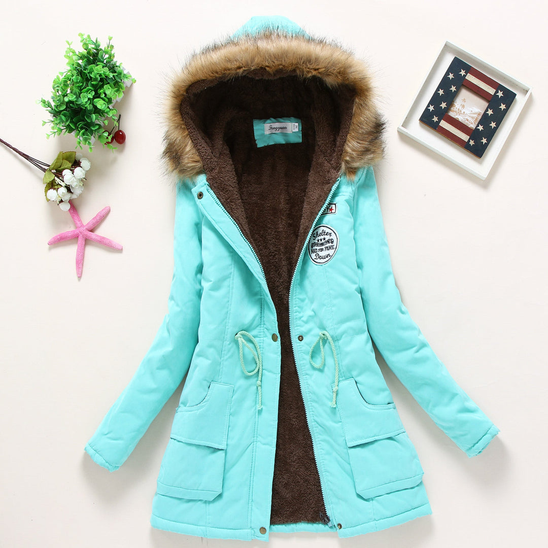 Dam vadderad vinter parka med mjuk fleece innerfoder, huva kant tillverkad av faux fur och adjustable drawstring