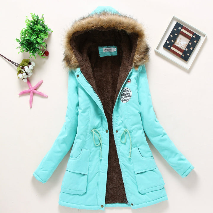 Dam vadderad vinter parka med mjuk fleece innerfoder, huva kant tillverkad av faux fur och adjustable drawstring