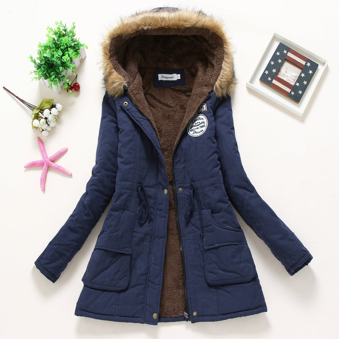 Dam vadderad vinter parka med mjuk fleece innerfoder, huva kant tillverkad av faux fur och adjustable drawstring
