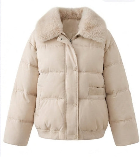 Dam Kort Boxig Quiltad Jacka med Avtagbar Faux Fur Kant, Hög Krage, och Dold Tryckknapp Knapp och Dragkedja