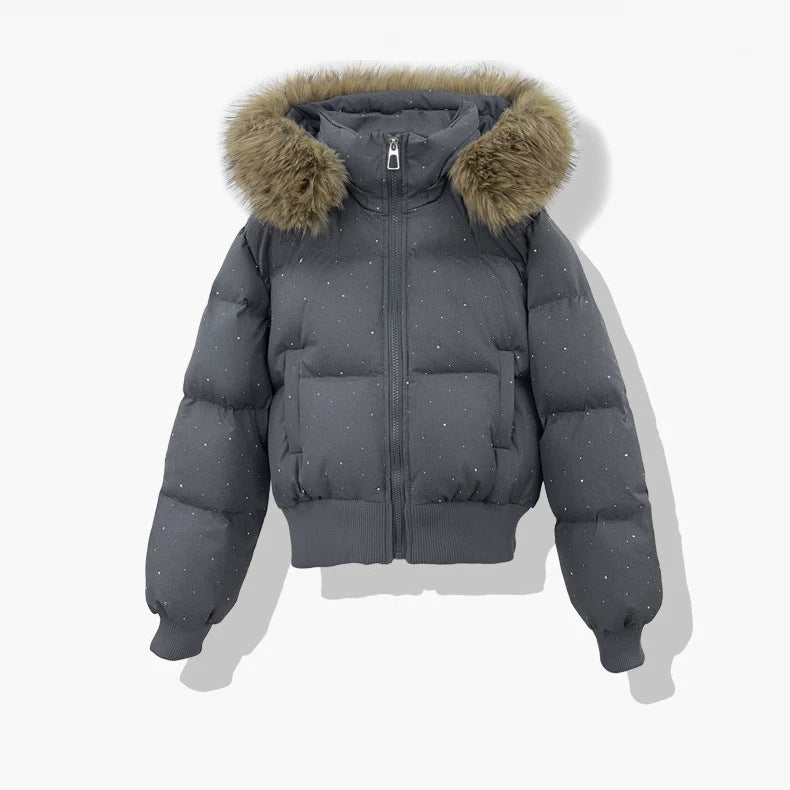 Dam kort quiltad puffer blouse med fine rhinestone embellishment, detachable huva med fuskpäls och elastisk fåll