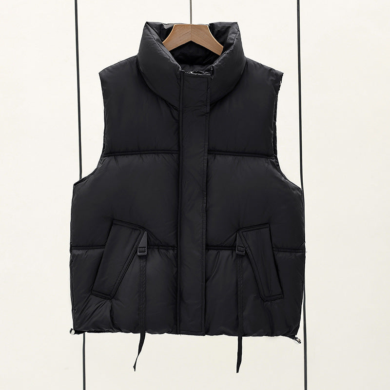 Dam kort-skärning minimalist insulation väst med high tratt krage, concealed two-way front och adjustable drawstring fåll