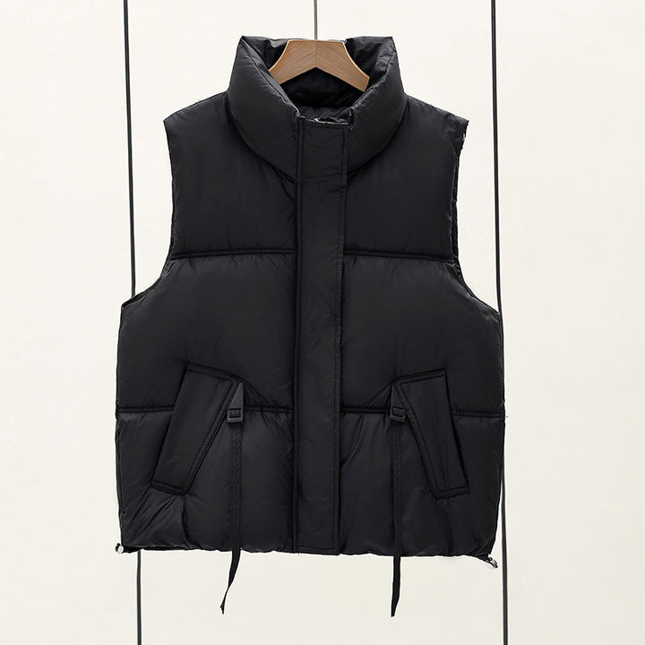 Dam kort-skärning minimalist insulation väst med high tratt krage, concealed two-way front och adjustable drawstring fåll
