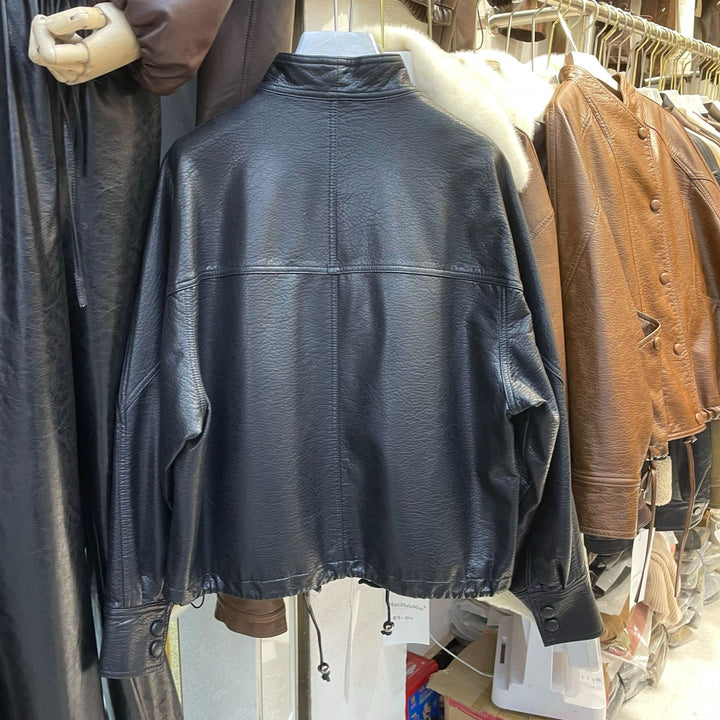 Dam kort läder jacka med textured grain, ståkrage, och dragsko waistband