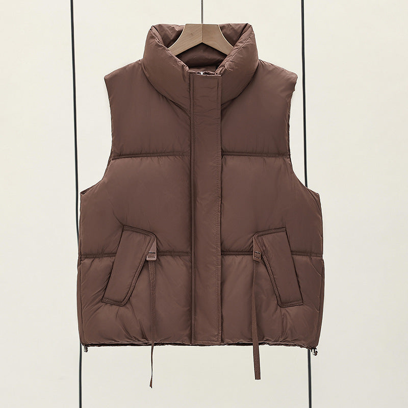 Dam kort-skärning minimalist insulation väst med high tratt krage, concealed two-way front och adjustable drawstring fåll