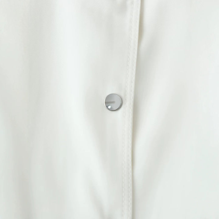 Dam Kort Windbreaker Jacka med Hög Funnel Krage, Tryckknapp Knapp Front och Avtagbar Shoulder Epaulettes