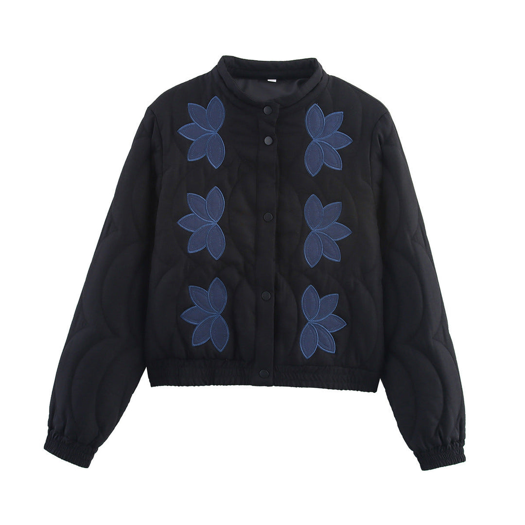 Dam kort skärning kviltad jacka med Flower Applique och ståkrage