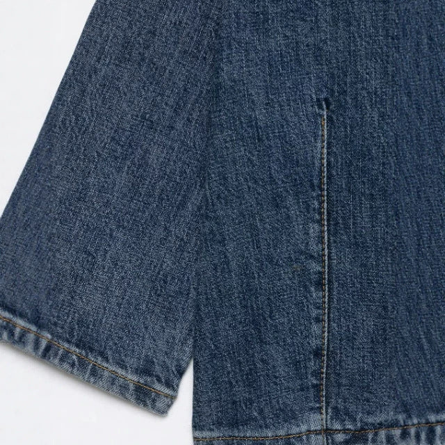 Dam Boxig Kort Denimjacka med Mandarin Krage, Asymmetrisk Knapp Knäppning och Fringe Nederkant
