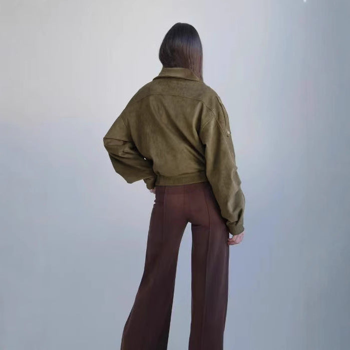 Dam modern och elegant mockajacka