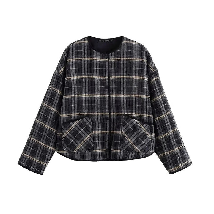Dam quiltad check jacka med rund hals, light vaddering, och oversized påsydda fickor