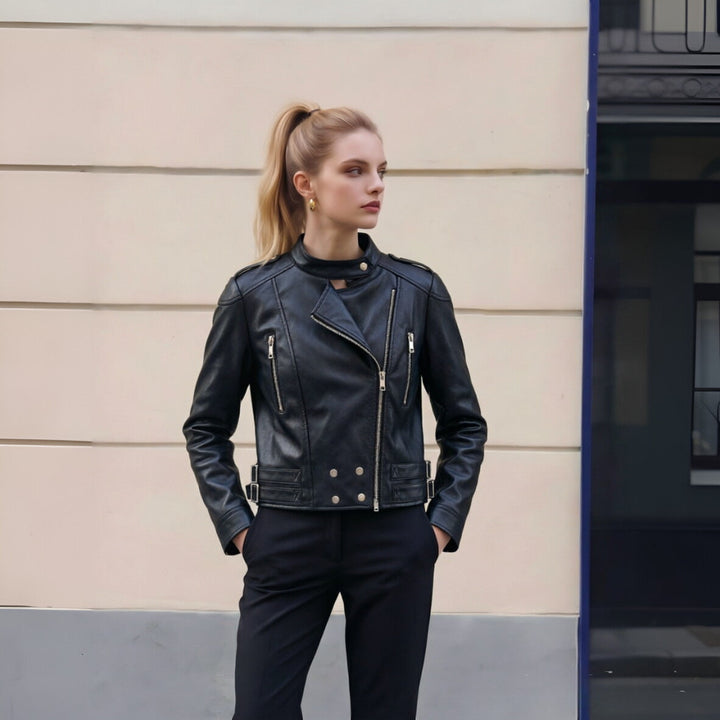 Dam kort bikerjacka gjord konstläder med ståkrage, dekorativ Seams och Double Buckles