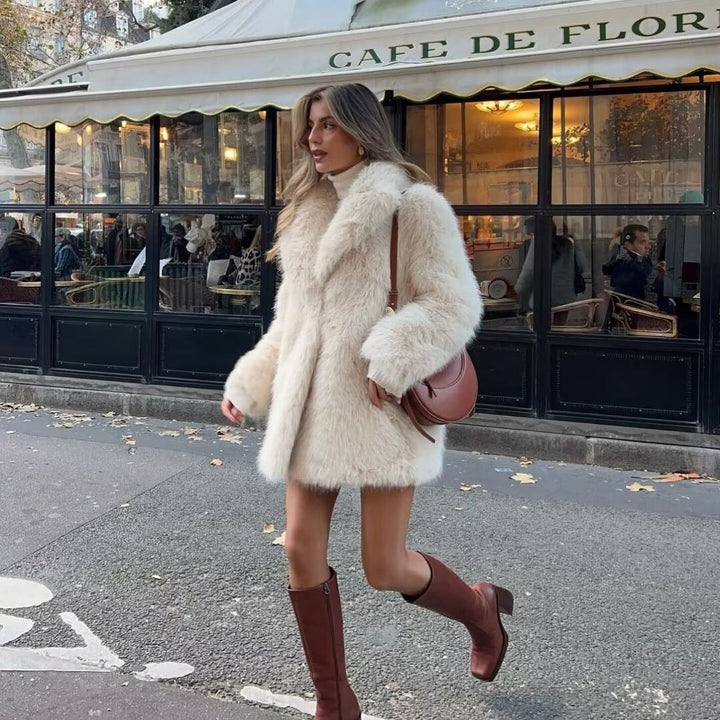 Dam Nano lyxig Faux Fur kappa med sjalkrage, Mid-Length silhuett och Concealed sidofickor