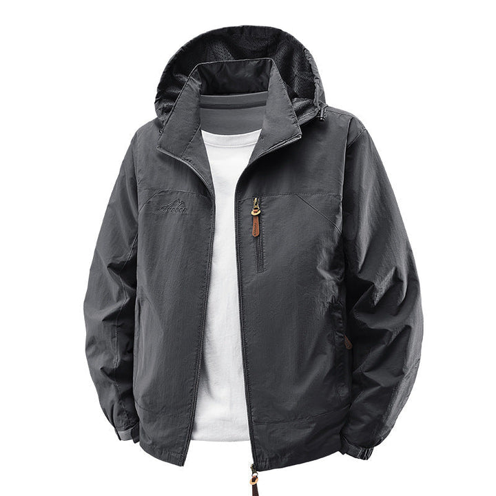 Men Packable Vind och Regnjacka med Perforated Huva Foder, Bröst Zip och Dragsko