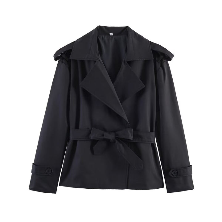 Dam skräddad kort trenchcoat med vid Lapels, bälte och Epaulettes