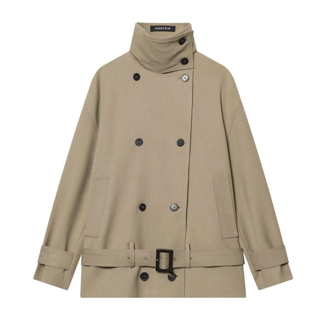 Dam Kort Trenchcoat med Dubbel-Breasted Knapplist, Midjebälte, och Hög Ståkrage