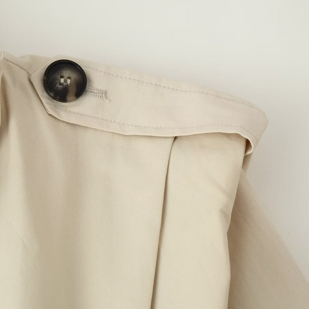 Dam Kort Trench-Stil Jacka, Dubbel-Breasted med Hög Ståkrage och Smockad Midja