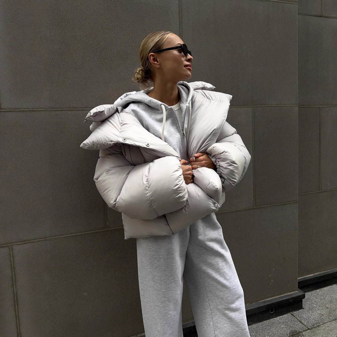 Dam extravagant oversize kviltad down jacka med extra voluminous huva