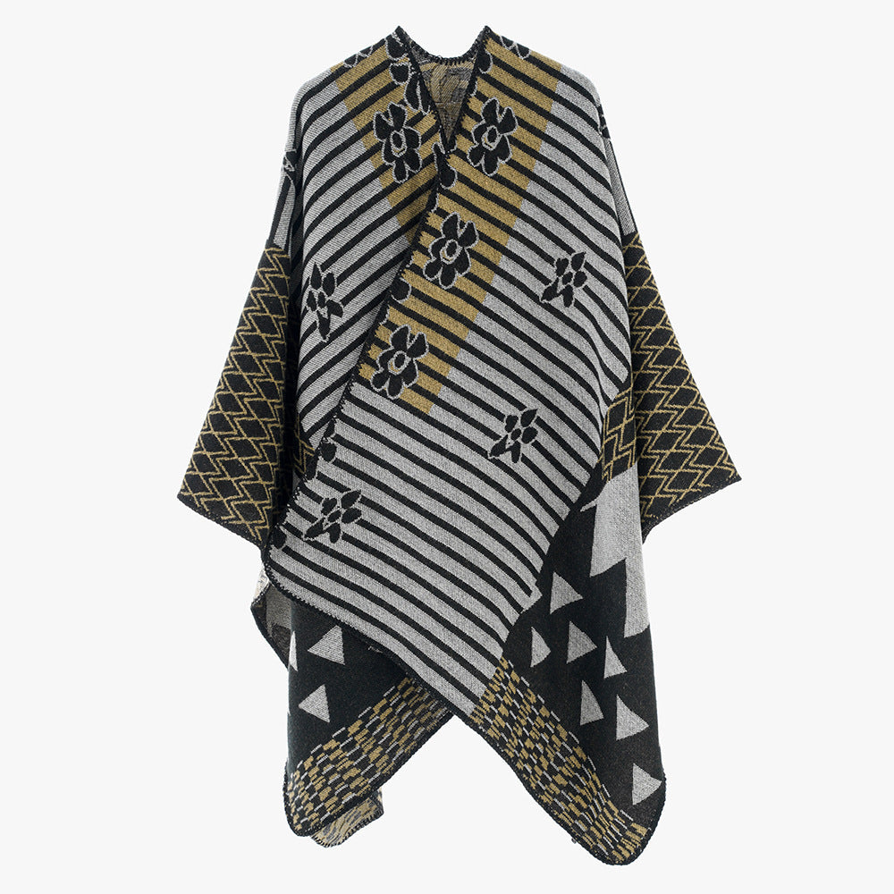 Dam Oversize Jacquard Ruana i Ethno Patchwork design