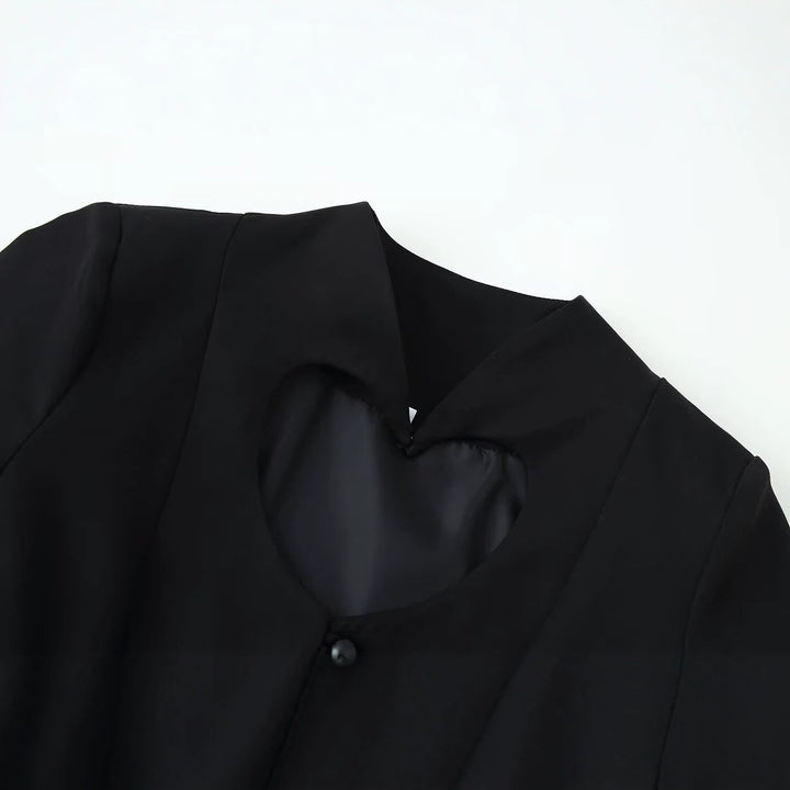 Dam Kort Tailored Jacka med Heart-Shaped Skärning-Out och Peplum
