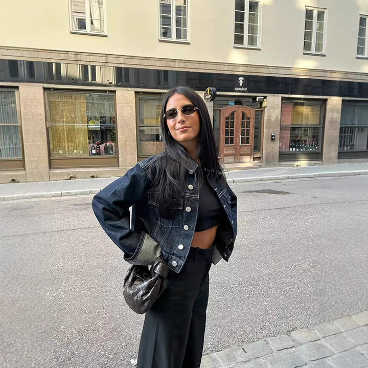 Dam 1700+ Kort Denimjacka med Extra Lång Turned-Up Muddar och Boxig Silhuett