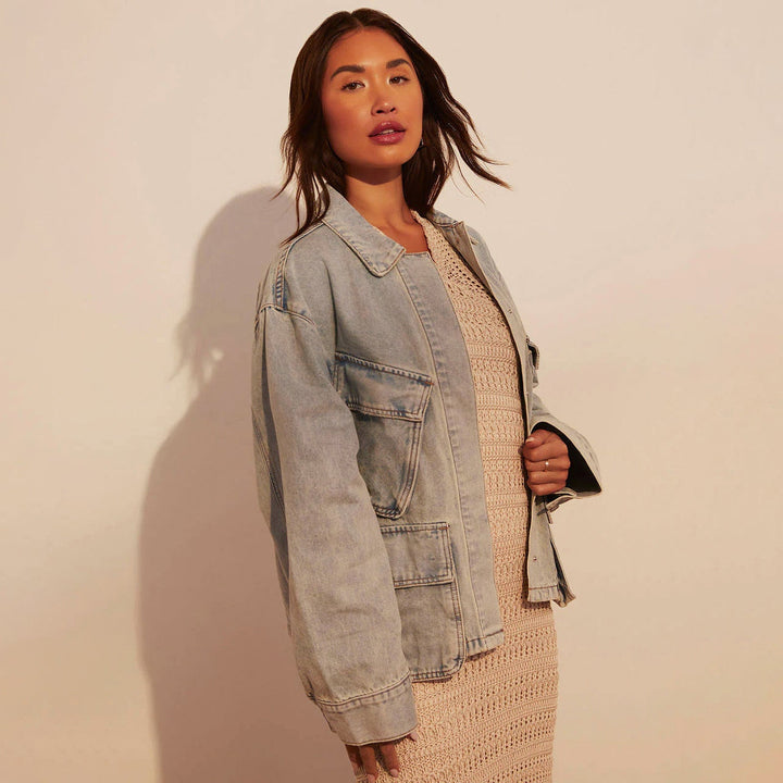 Dam oversize Utility denimjacka med stor Flap fickor och knapp-Down fram