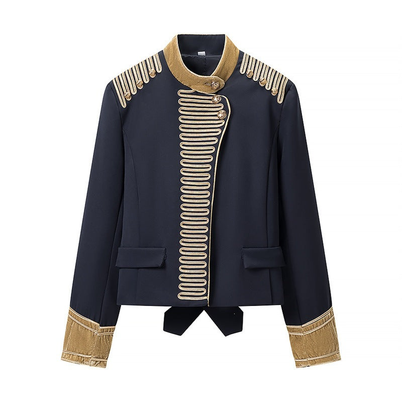 Dam Kort Militär-Inspired Jacka med Ståkrage, Decorative Cords, och Guld-Trimmed Muddar