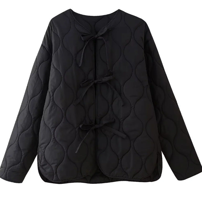 Dam Quiltad Vadderad Jacka med Ties och Round Neckline