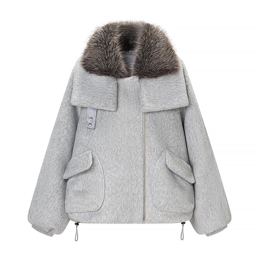 Dam kort jacka med voluminous faux fur krage och oversize skärning