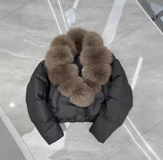 Dam kort skärning boxy pufferjacka med extra stor faux fur krage och shape-stable fåll