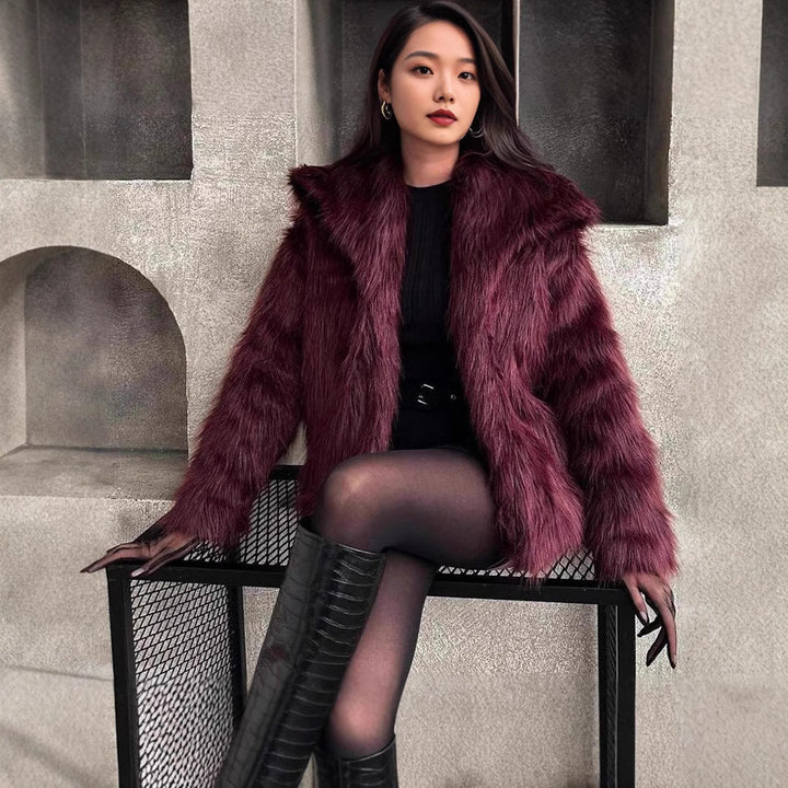 Dam kort Faux Fur jacka med Voluminous Shawl krage