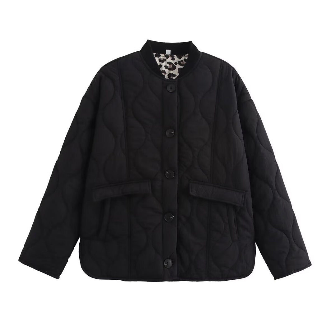 Dam Quiltad Kort Jacka med Round Neckline, Dekorativ Knapp Knäppning och Lock Fickor