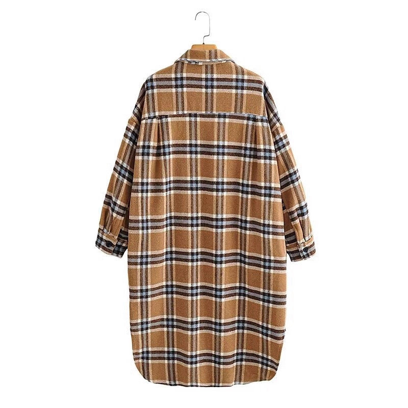 Dam Oversized Check Skjorta Jacka i Lång Modell Skärning med Lapp Bröst Fickor