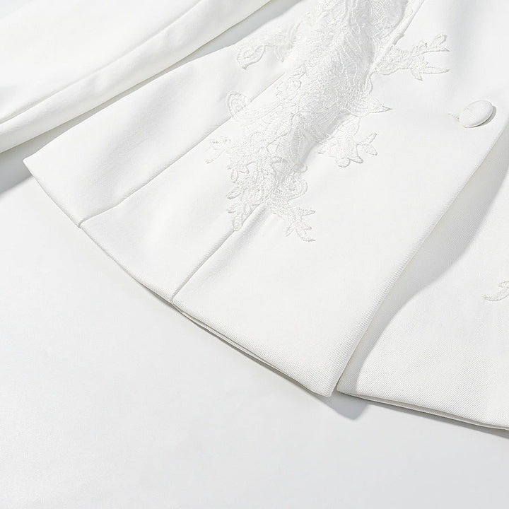 Dam Tailored Kort Jacka med Stå Krage och Blommig Embroidery