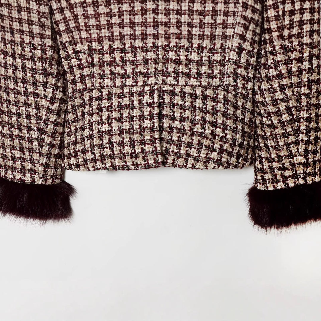 Dam Kort Bouclé Tweedjacka med Stå Krage och Faux Fur Muddar