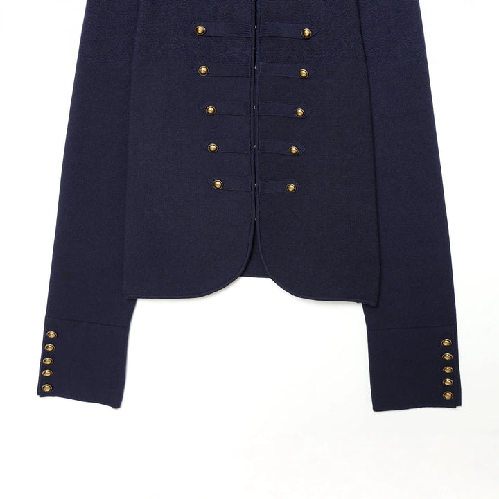 Dam military-inspired kort jacka med ståkrage och decorative knäppning