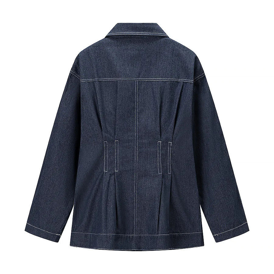 Dam utility jeansjacka med figursydd darts, concealed snap placket och applied chest flaps